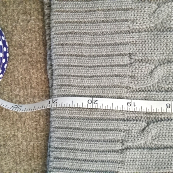 Love Tree | Cable Knit V neck Sleeveless Sweater | Grey | Large - Picture 8 of 8